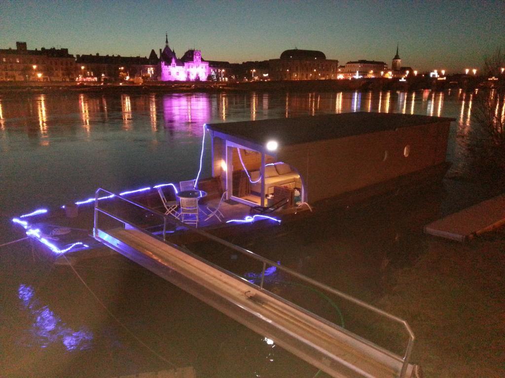 Different Holidays Saumur Exterior foto