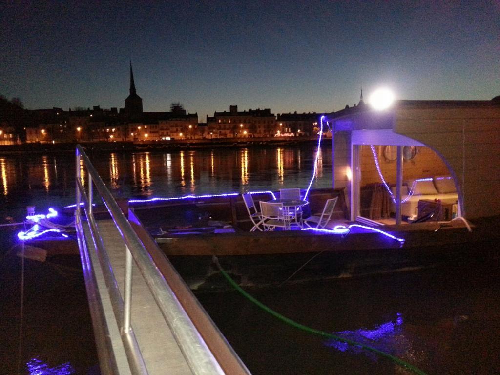 Different Holidays Saumur Exterior foto
